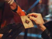 �������